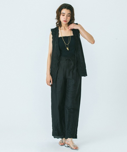 HLAADA(フラーダ)の「(HLAADA for ROSEBUD)EMBROIDERY GILET(ベスト・レディース・ブラック/ホワイト・ONE SIZE)」の21枚目の写真