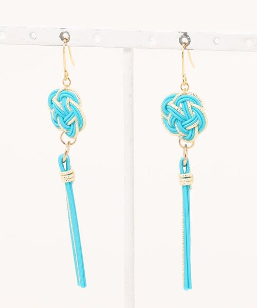 tone（トーン）の「【Shin】[シン]水引タッセルピアス(MA)（ピアス（両耳用）・レディース・ブラック/ベージュ/ブラウン/ホワイト/ブルー/パープル/ターコイズブルー/ネイビー・FREE）」の6枚目の写真