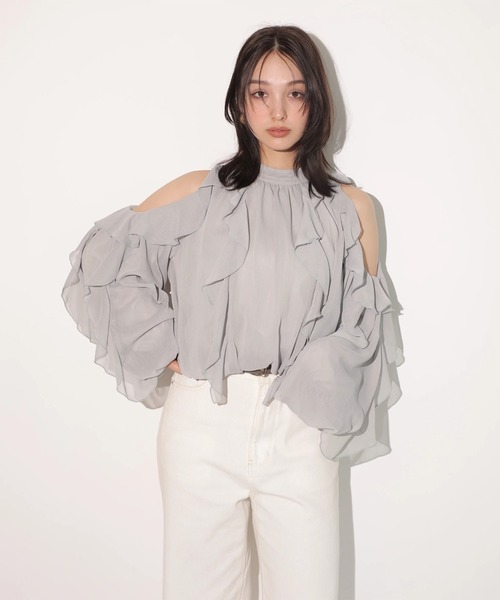 今期　Rirandture（リランドチュール） オフショルダーフリルブラウス Rirandture（リランドチュール）の「オフショルダーフリル