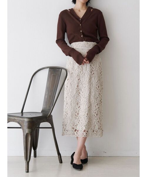 TONAL（トーナル）の「レイヤードリブニット（ニット/セーター・レディース・ライトブルー/オフホワイト/ブラウン・MEDIUM）」の17枚目の写真