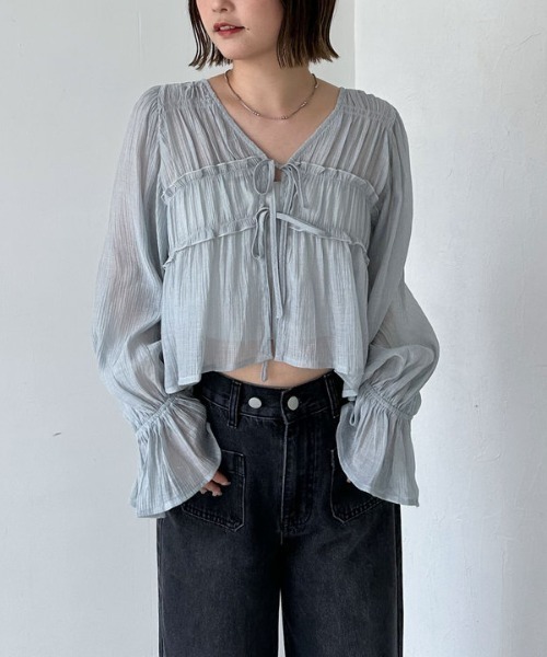 archives（アルシーヴ）の「楊柳シャーリングショートブラウス（シャツ/ブラウス・レディース・アイボリー/ブラック/ブラウン/グレー・MEDIUM）」の5枚目の写真