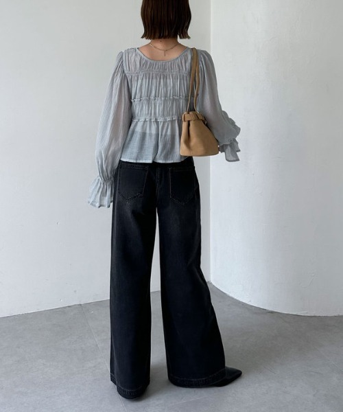 archives（アルシーヴ）の「楊柳シャーリングショートブラウス（シャツ/ブラウス・レディース・アイボリー/ブラック/ブラウン/グレー・MEDIUM）」の10枚目の写真