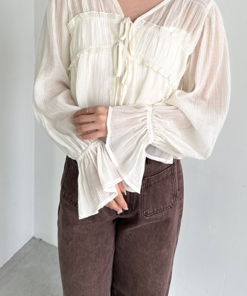 archives（アルシーヴ）の「楊柳シャーリングショートブラウス（シャツ/ブラウス・レディース・アイボリー/ブラック/ブラウン/グレー・MEDIUM）」の15枚目の写真