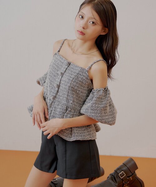 Chico(チコ)の「【新素材】2wayツイードオフショルブラウス(シャツ/ブラウス・レディース・ホワイト系その他/ピンク/ブラック・FREE)」の2枚目の写真