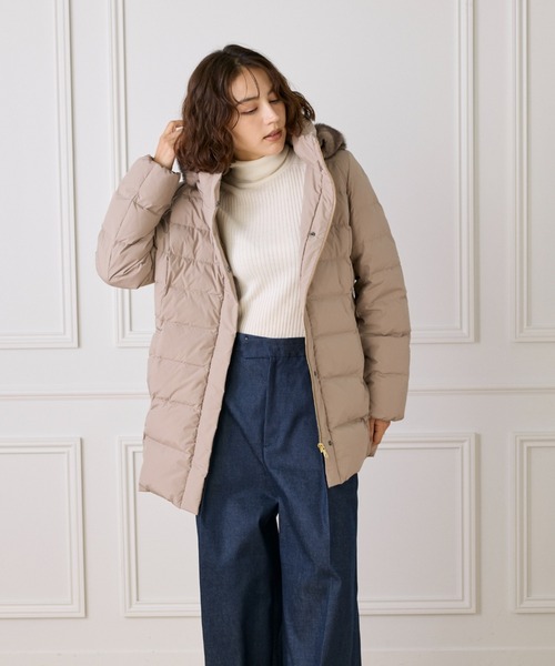 INED(イネド)の「フェイクファーフードダウンコート「ミドル丈」(ダウンジャケット/コート・レディース・ベージュ/モカ/ブラック・7号/9号/11号)」の14枚目の写真