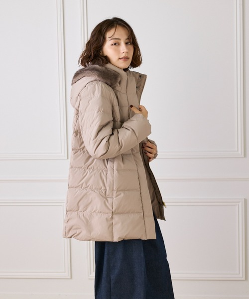 INED(イネド)の「フェイクファーフードダウンコート「ミドル丈」(ダウンジャケット/コート・レディース・ベージュ/モカ/ブラック・7号/9号/11号)」の15枚目の写真