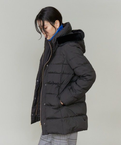 INED(イネド)の「フェイクファーフードダウンコート「ミドル丈」(ダウンジャケット/コート・レディース・ベージュ/モカ/ブラック・7号/9号/11号)」の16枚目の写真