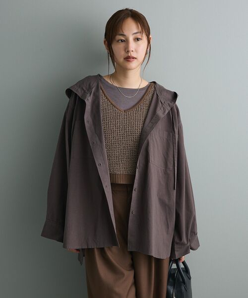 CRAFT STANDARD BOUTIQUE(クラフトスタンダードブティック)の「フーディーオーバーサイズシャツ(シャツ/ブラウス・レディース・サックスブルー/ライトベージュ/チャコールグレー・FREE)」の4枚目の写真