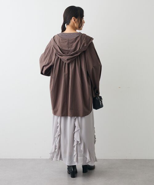 CRAFT STANDARD BOUTIQUE(クラフトスタンダードブティック)の「フーディーオーバーサイズシャツ(シャツ/ブラウス・レディース・サックスブルー/ライトベージュ/チャコールグレー・FREE)」の13枚目の写真