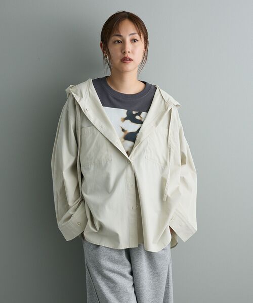 CRAFT STANDARD BOUTIQUE(クラフトスタンダードブティック)の「フーディーオーバーサイズシャツ(シャツ/ブラウス・レディース・サックスブルー/ライトベージュ/チャコールグレー・FREE)」の14枚目の写真