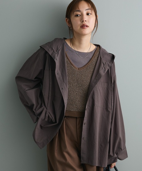 CRAFT STANDARD BOUTIQUE(クラフトスタンダードブティック)の「フーディーオーバーサイズシャツ(シャツ/ブラウス・レディース・サックスブルー/ライトベージュ/チャコールグレー・FREE)」の2枚目の写真