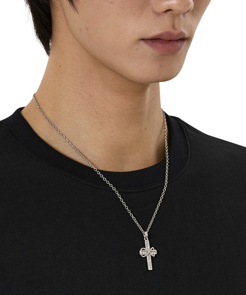 OY(オーワイ)の「『OY/オーワイ』 BOW CUBIC CROSS NECKLACE/グレアクロスネックレス(ネックレス・レディース・シルバー・FREE)」の3枚目の写真
