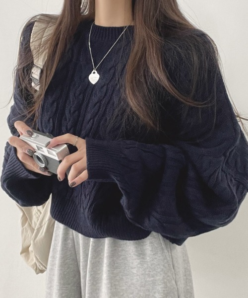 FAVORITO(ファヴォリート)の「長袖ショートニットトップス(ニット/セーター・レディース・ベージュ/ネイビー・F)」の7枚目の写真