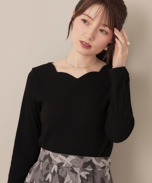 couture brooch（クチュールブローチ）の「【マシンウォッシャブル・通勤・大人可愛い】ハートネックテレコプルオーバー（Tシャツ/カットソー・レディース・オフホワイト/ブラック系2/ボルドー/ブラック・36/38/42/40）」の5枚目の写真