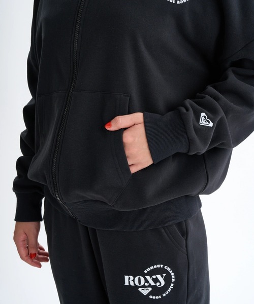 ROXY（ロキシー）の「JIVY ZIP HOODIE /ロキシーロゴワンポイントドロップショルダージップアップフーディー・パーカー（パーカー・レディース・ブラック/ナチュラル/ブラウン・SMALL/MEDIUM/LARGE）」の10枚目の写真