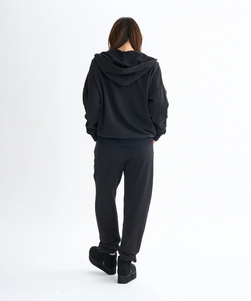 ROXY（ロキシー）の「JIVY ZIP HOODIE /ロキシーロゴワンポイントドロップショルダージップアップフーディー・パーカー（パーカー・レディース・ブラック/ナチュラル/ブラウン・SMALL/MEDIUM/LARGE）」の8枚目の写真