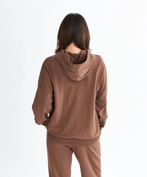 ROXY（ロキシー）の「JIVY ZIP HOODIE /ロキシーロゴワンポイントドロップショルダージップアップフーディー・パーカー（パーカー・レディース・ブラック/ナチュラル/ブラウン・SMALL/MEDIUM/LARGE）」の14枚目の写真