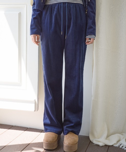 muahmuah(ムーアムーア)の「A'GEM/9 × .kom 『muah muah/ムーアムーア』 LOGO STITCH VELVET TRAINING PANTS/ベルベット ロゴ ステッチパンツ(スウェットパンツ・レディース・ネイビー/ピンク/グレー/ブラック・FREE)」の16枚目の写真