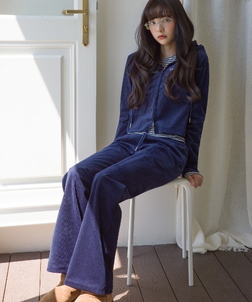 muahmuah(ムーアムーア)の「A'GEM/9 × .kom 『muah muah/ムーアムーア』 LOGO STITCH VELVET TRAINING PANTS/ベルベット ロゴ ステッチパンツ(スウェットパンツ・レディース・ネイビー/ピンク/グレー/ブラック・FREE)」の19枚目の写真