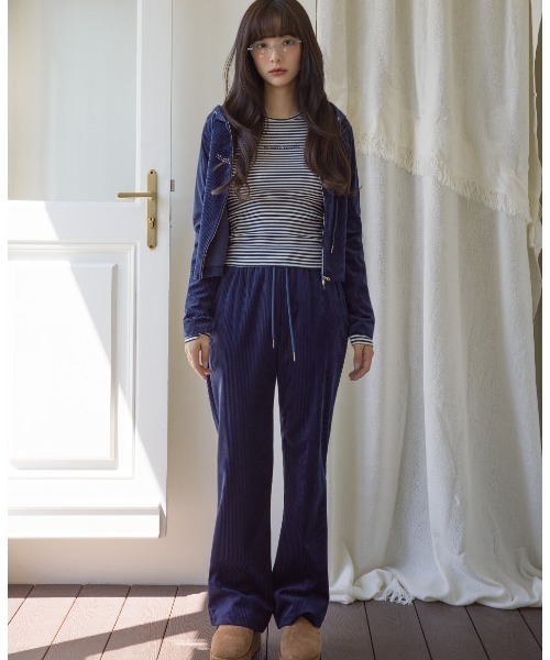 muahmuah(ムーアムーア)の「A'GEM/9 × .kom 『muah muah/ムーアムーア』 LOGO STITCH VELVET TRAINING PANTS/ベルベット ロゴ ステッチパンツ(スウェットパンツ・レディース・ネイビー/ピンク/グレー/ブラック・FREE)」の21枚目の写真