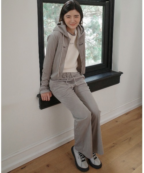 muahmuah(ムーアムーア)の「A'GEM/9 × .kom 『muah muah/ムーアムーア』 LOGO STITCH VELVET TRAINING PANTS/ベルベット ロゴ ステッチパンツ(スウェットパンツ・レディース・ネイビー/ピンク/グレー/ブラック・FREE)」の13枚目の写真