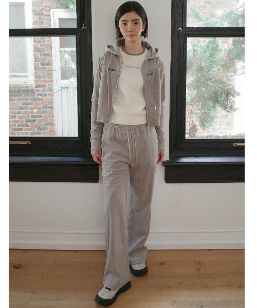 muahmuah(ムーアムーア)の「A'GEM/9 × .kom 『muah muah/ムーアムーア』 LOGO STITCH VELVET TRAINING PANTS/ベルベット ロゴ ステッチパンツ(スウェットパンツ・レディース・ネイビー/ピンク/グレー/ブラック・FREE)」の15枚目の写真