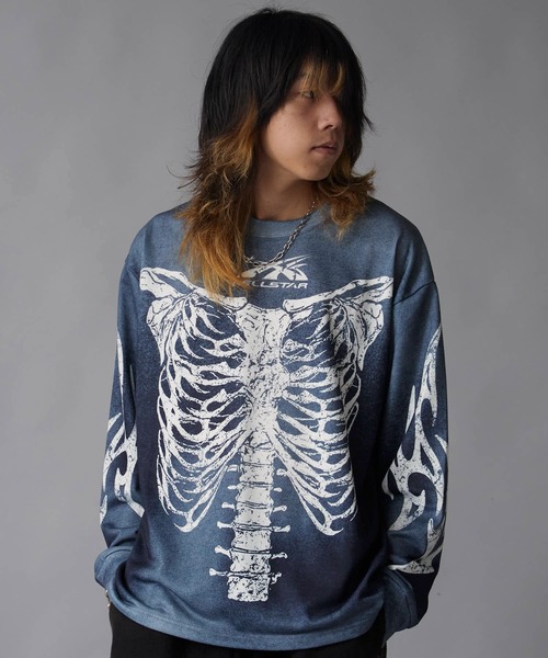 Theater code（シアターコード）の「【60%OFF】All-over print Crewneck jersey shirt / オーバープリント クルーネックスウェット（スウェット・メンズ・ブラック/ブラック×レッド・M/L）」の2枚目の写真