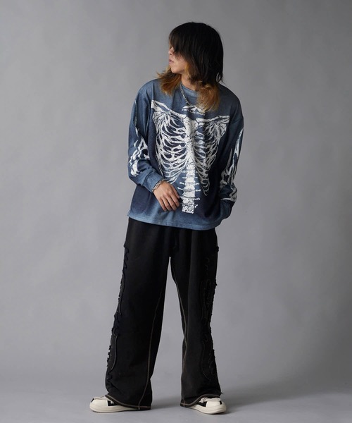 Theater code（シアターコード）の「【60%OFF】All-over print Crewneck jersey shirt / オーバープリント クルーネックスウェット（スウェット・メンズ・ブラック/ブラック×レッド・M/L）」の8枚目の写真