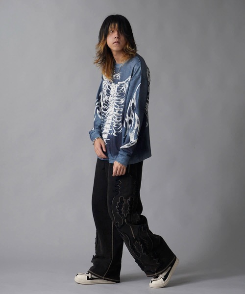 Theater code（シアターコード）の「【60%OFF】All-over print Crewneck jersey shirt / オーバープリント クルーネックスウェット（スウェット・メンズ・ブラック/ブラック×レッド・M/L）」の22枚目の写真