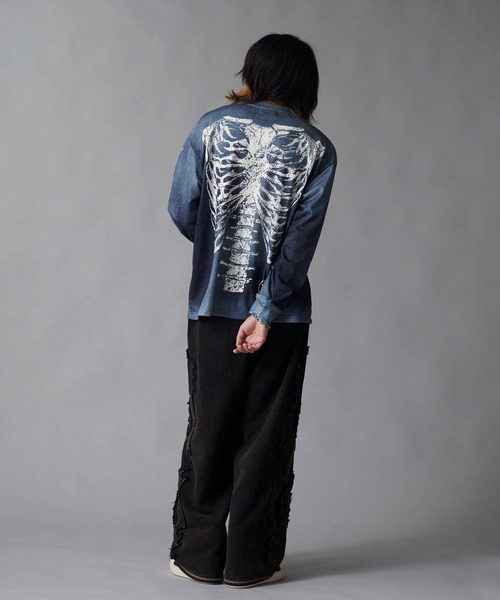 Theater code（シアターコード）の「【60%OFF】All-over print Crewneck jersey shirt / オーバープリント クルーネックスウェット（スウェット・メンズ・ブラック/ブラック×レッド・M/L）」の10枚目の写真