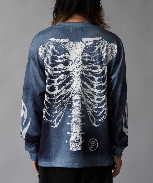 Theater code（シアターコード）の「【60%OFF】All-over print Crewneck jersey shirt / オーバープリント クルーネックスウェット（スウェット・メンズ・ブラック/ブラック×レッド・M/L）」の6枚目の写真