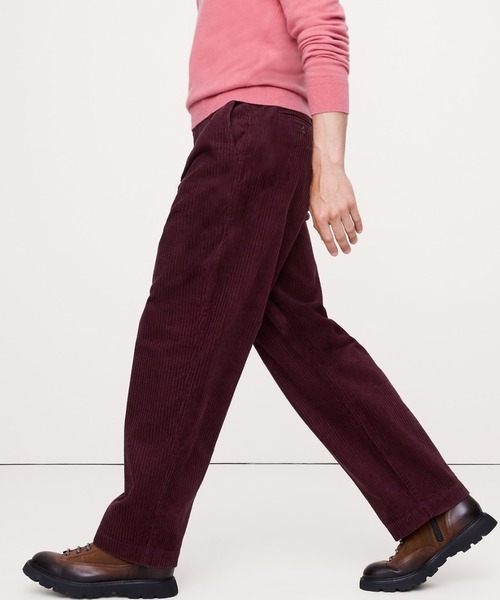 Banana Republic（バナナリパブリック）の「◆ルーズ プリーツ コーデュロイ パンツ（その他パンツ・メンズ・バーガンディー/オフホワイト・28W 30L/34W 30L/33W 30L/32W 30L/30W 30L/31W 30L/29W 30L）」の2枚目の写真