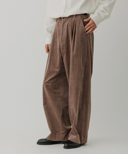 ADAM ET ROPE'（アダムエロペ）の「コーデュロイ バギー スラックス（その他パンツ・メンズ・グレー/オフホワイト/ブラック・M/L）」の5枚目の写真