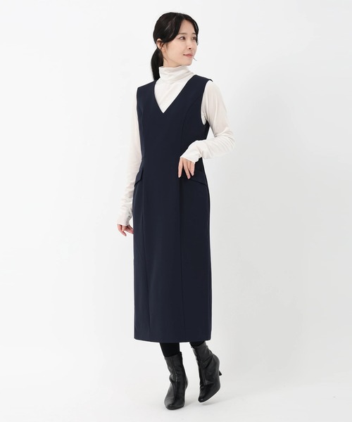 STRAWBERRY-FIELDS（ストロベリーフィールズ）の「サスティクロス_Vネックジャンパースカート（ジャンパースカート・レディース・ベージュ/ネイビー・2）」の16枚目の写真