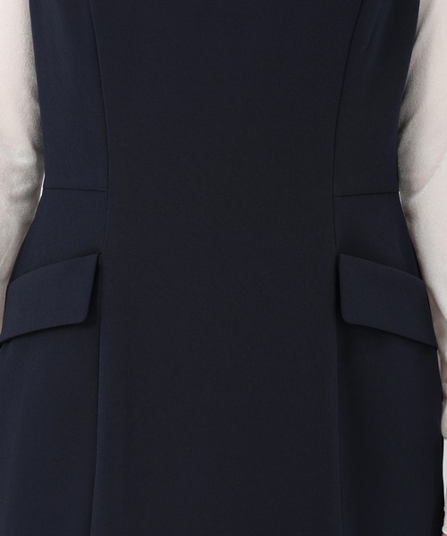 STRAWBERRY-FIELDS（ストロベリーフィールズ）の「サスティクロス_Vネックジャンパースカート（ジャンパースカート・レディース・ベージュ/ネイビー・2）」の13枚目の写真