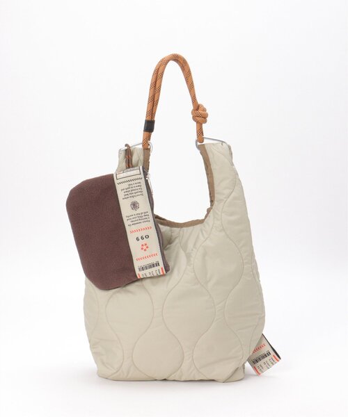 notch.(ノッチ)の「柄テープキルティングマルシェBAG(トートバッグ・レディース・オフホワイト/ブルー/ブラック/オリーブ・ONESIZE)」の2枚目の写真
