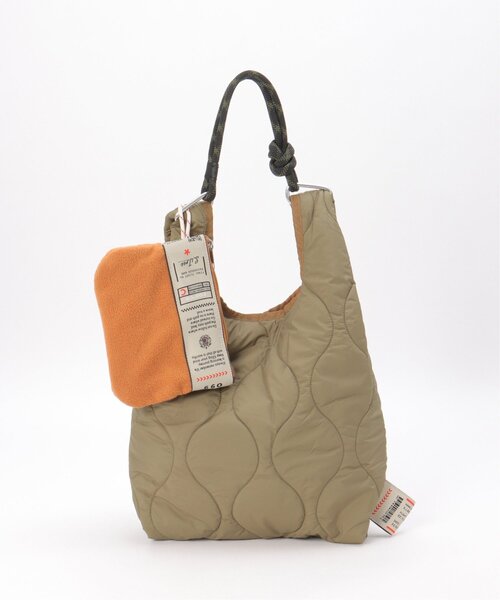 notch.(ノッチ)の「柄テープキルティングマルシェBAG(トートバッグ・レディース・オフホワイト/ブルー/ブラック/オリーブ・ONESIZE)」の4枚目の写真