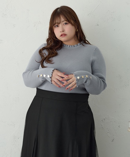 Louiosy(ルオシー)の「【大きいサイズ】袖ボタンフリルネックリブニット(ニット/セーター・レディース・オフホワイト/ブルー・4L/X-LARGE/3L)」の5枚目の写真
