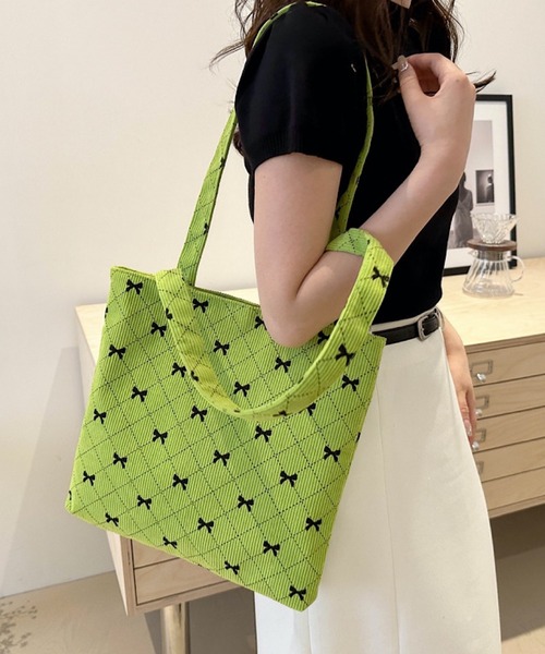 VIBGYOR(ヴィブジョー)の「urbanfemine./リボンコーデュロイトートバッグ U7405(トートバッグ・レディース・ホワイト/ベージュ/イエロー/オレンジ/ブルー/グリーン・FREE)」の3枚目の写真