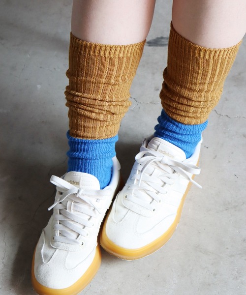 TAWARA(タワラ)の「ちょびウール バイカラーリブ ルーズハイソックス(ソックス/靴下・レディース・イエロー/オレンジ/ピンク/ブルー・S)」の2枚目の写真