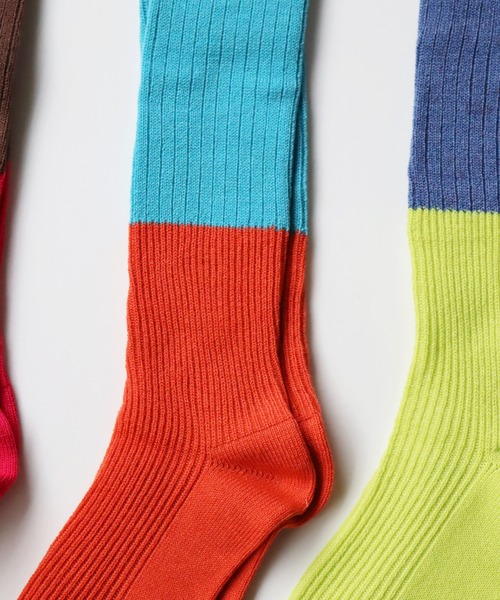 TAWARA(タワラ)の「ちょびウール バイカラーリブ ルーズハイソックス(ソックス/靴下・レディース・イエロー/オレンジ/ピンク/ブルー・S)」の9枚目の写真