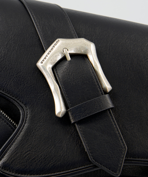 IUGAMAKARAS（イウガマカラス）の「Bumpy Buckle Holster Bag（ショルダーバッグ・レディース・その他・FREE）」の12枚目の写真