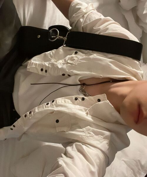 IUGAMAKARAS（イウガマカラス）の「Bumpy Buckle Holster Bag（ショルダーバッグ・レディース・その他・FREE）」の21枚目の写真