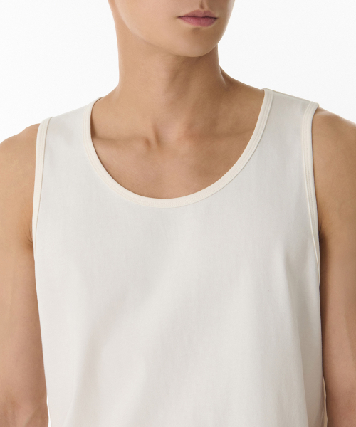 MUSINSA STANDARD（ムシンサスタンダード）の「スcoopネックスリーブレストップ [クリーム]（Tシャツ/カットソー・メンズ・その他・LARGE/SMALL/MEDIUM/X-LARGE/XX-LARGE/XXX-LARGE）」の3枚目の写真