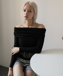 折り返しオフショルリブニット