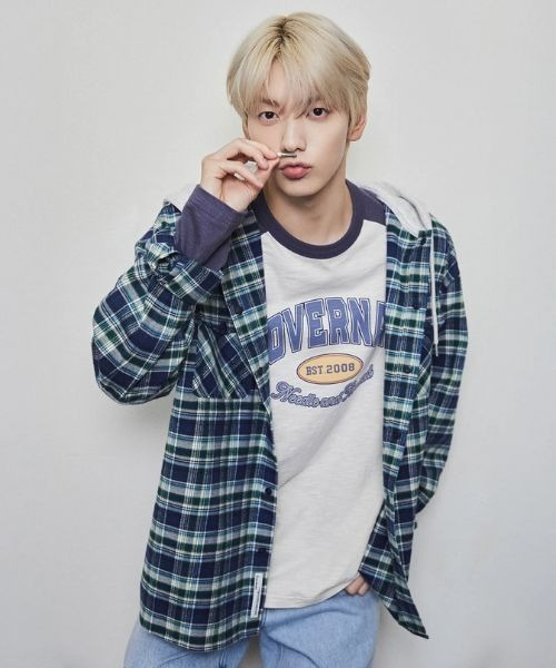 COVERNAT（カバーナット）の「[SOOBIN着用] RAGLAN ARCH LOGO LONG SLEEVE（Tシャツ/カットソー・メンズ・グリーン/ネイビー・X-LARGE/LARGE/MEDIUM/SMALL）」の12枚目の写真