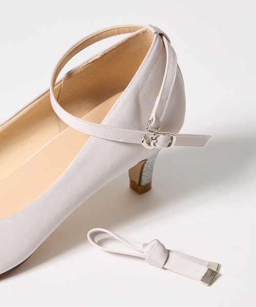 AIMER(エメ)の「リボンモチーフストラップラメヒール3WAYパンプス(パンプス・レディース・シルバー/ベージュ・M/L/S)」の10枚目の写真