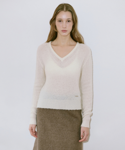 SINOON(シヌーン)の「Hairy Boucle V-Neck Knit (Cream)(ニット/セーター・レディース・アイボリー・FREE)」の1枚目の写真