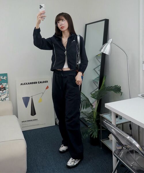 NICK&NICOLE(ニックアンドニコール)の「RUFFLE LACE PARACHUTE PANTS_BLACK(スウェットパンツ・レディース・ブラック・FREE)」の7枚目の写真