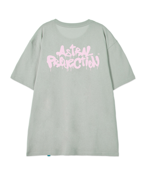 ASTRAL PROJECTION（アストラルプロジェクション）の「[ブラシグラフィティレタリングロゴ]コットンルーズフィット半袖Tシャツ_ダスティミント（Tシャツ/カットソー・メンズ・その他・LARGE/MEDIUM/X-LARGE/XX-LARGE）」の3枚目の写真